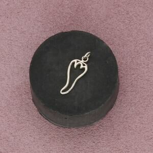 sterling silver vintage chili pepper charm pendant